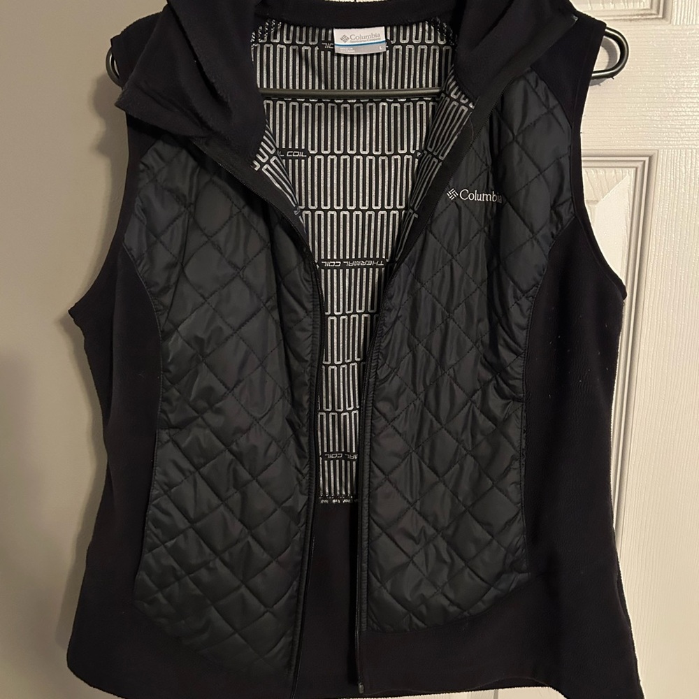 Columbia Black Hooded Quilted Vest